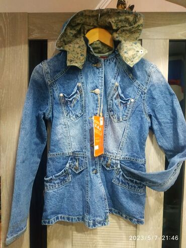 джинсовая куртка с капюшоном женская: Джинсовая куртка, XL (EU 42)