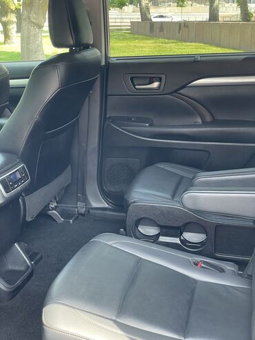 Toyota: Toyota Highlander: 2019 г., 3.5 л, Автомат, Бензин, Внедорожник — 9