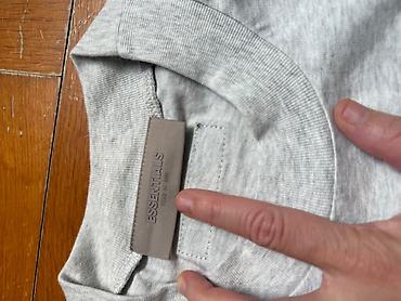 pull and bear duksevi: ESSENTIALS Fear of God majica kratkih rukava - Model: ESSENTIALS by — 4