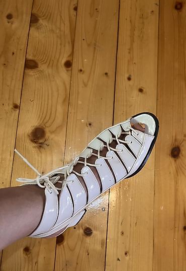 37-38 Ağ rəngli qadın sandaleti - Model: Qladiator üslubunda açıq lalafo.az -da 37-38 Ağ rəngli qadın sandaleti - Model: Qladiator üslubunda açıq