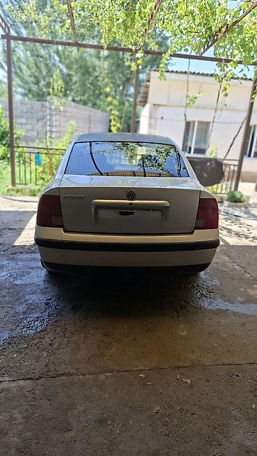 new beetle: Volkswagen Passat: 1998 г., 1.6 л, Механика, Бензин, Седан — 1