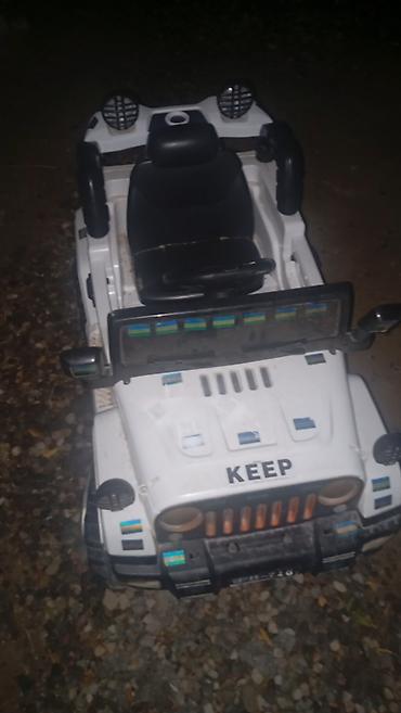 jeep wj: Uşaq üçün elektrikli oyuncağ maşın – Jeep üslubunda - Rəng: ağ-qara - — 1