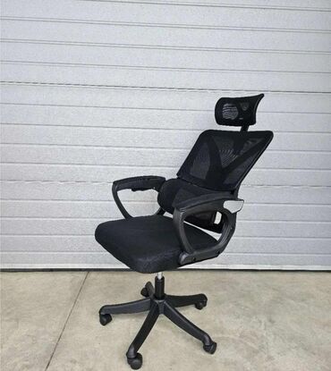 Stolice: Ergonomska kancelarijska stolica sa mrežastim naslonom i naslonom za — 11