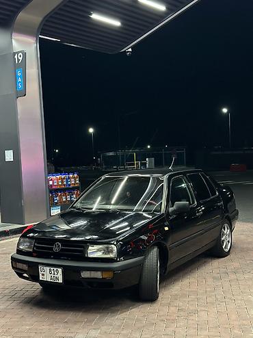 буксир машина: Volkswagen Vento: 1993 г., 1.8 л, Механика, Седан — 3
