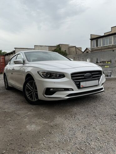 купить машину хендай солярис: Белый седан Hyundai GRANDEUR с элегантным дизайном. С хорошей