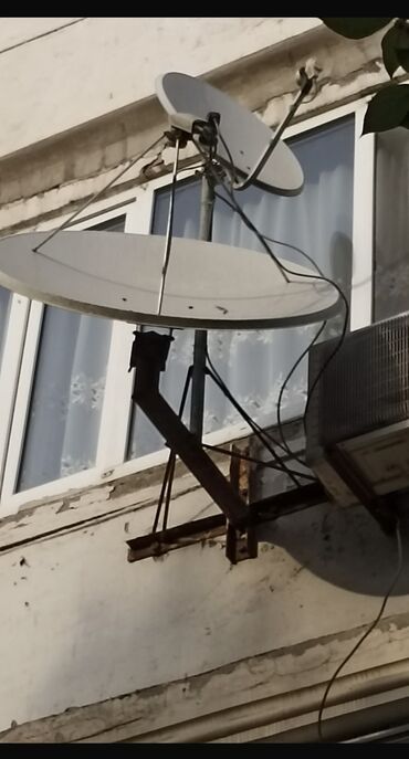 Peyk antenaları: Krosno Kroneşteyinle biryerde satılır.Sökmek sizden.metro-Elmler Tek