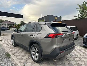 тутойт дымит: 2022год, 1 января, Toyota RAV4, 2.0 двухприводный с крышей, с — 2