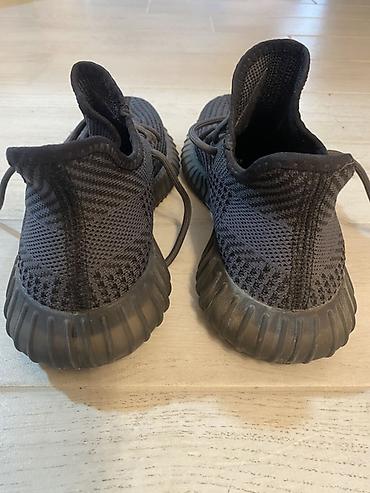 nike comand: Patike YEEZY– crne sportske/urbane sa pletenim gornjištem Broj 45 — 4