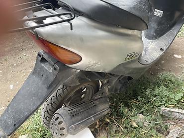 Скутеры: Скутер Honda Dio (серия AF) 2-тактный, серебристый. Стоит 70 кубов от — 4