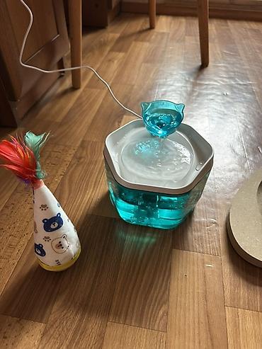 Зоотовары: ⛲️Фонтанчик-поилка для котика 1350 сом новый — 8