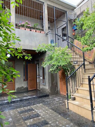 Həyət evləri və villaların satışı: Fərdi yaşayış evi, iki mərtəbəli, geniş həyəti və terraslı. Evin — 4