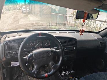 или меняю на пассат: Volkswagen Passat CC: 1995 г., 1.8 л, Механика, Бензин, Седан