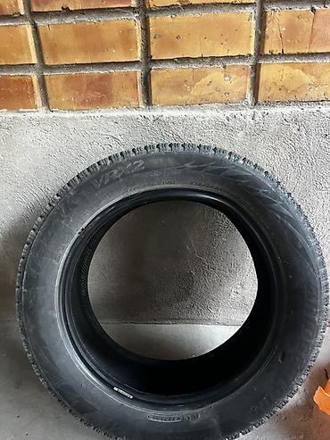 1 штук Зимняя шина Bridgestone Blizzak VRX2 - Размер: 215/55 R17 -
