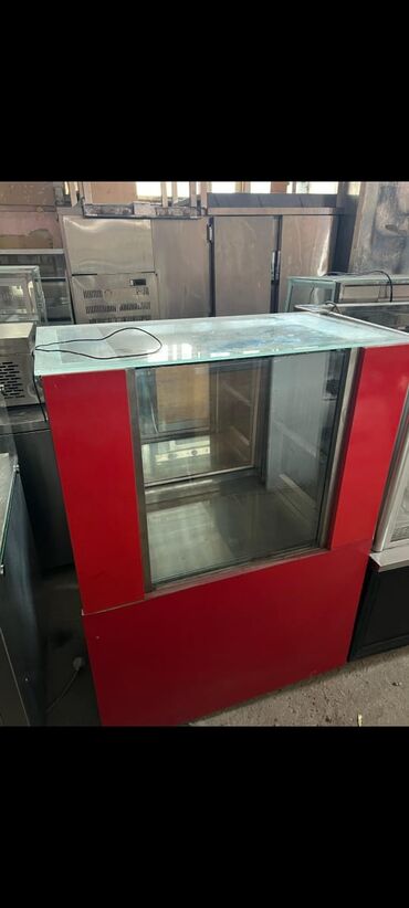 dəri yonan: *SEVA XİRDALAN* Kabab vitrini satilir. Olcu eni 90 hundurluk 135 sm