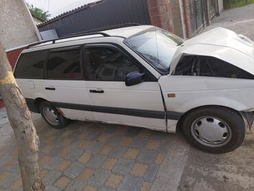 машине фит: Volkswagen Passat: 1992 г., 1.8 л, Механика, Газ, Универсал