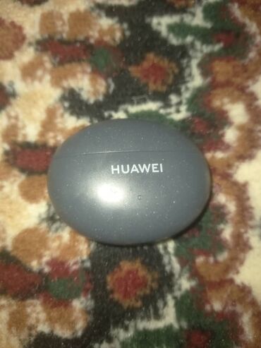 смарт часы зарядное устройство: Беспроводные наушники Huawei в компактном зарядном кейсе. Наушники