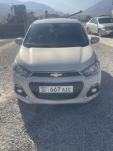 продажа вольво тягач: Chevrolet Spark: 2017 г., 1 л, Автомат, Бензин, Хэтчбэк — 6