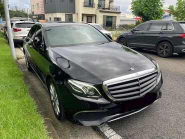 Mercedes-Benz: Mercedes-Benz E 220: 2 l | 2016 il Sedan — 3