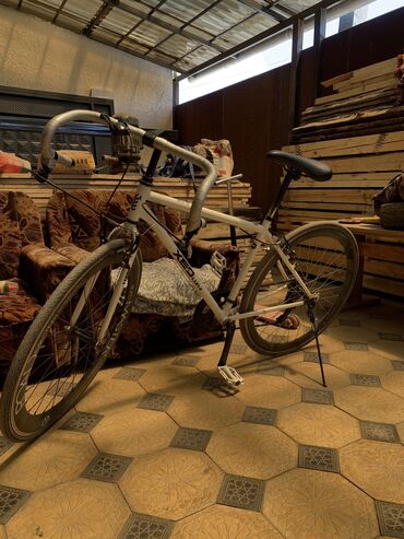 запчасти на велосипед: Шоссейный велосипед. 27,5 размер колеса. Все работает идеально нет