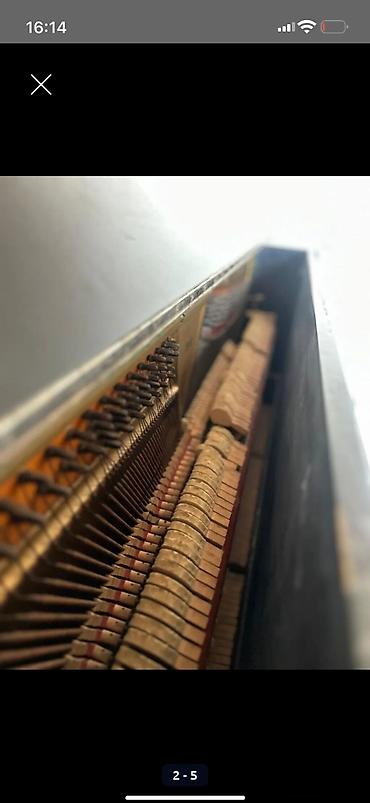 Музыкальные инструменты: Upright piano – “Ukraina” markası (klaviatura üzərində loqo görünür) — 4