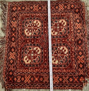 puzzle xalça: Qədimi naxışlara malik əl toxuması xalça
90/90ölcüsü
- — 2