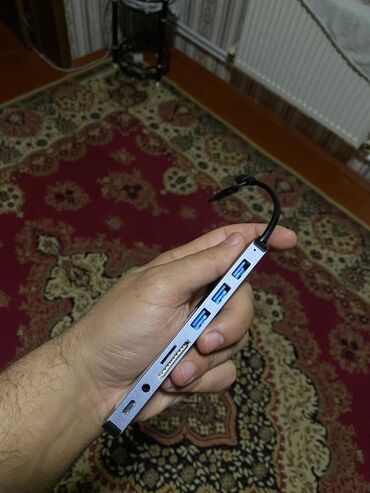 Noutbuklar üçün batareyalar: Usb paylayıcı usb3 dəstəkliyir