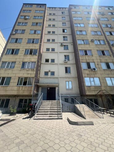 сдаю квартиру 5 микрорайон: 1 бөлмө, 45 кв. м, 106-серия жакшыртылган, 8 кабат, Эски ремонт