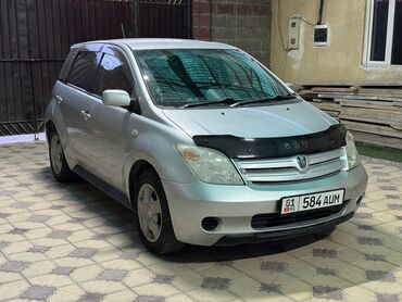 машина сатылат ош: Toyota ist: 2003 г., 1.3 л, Автоматтык, Бензин, Хетчбек