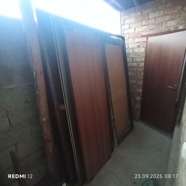 стеновые мдф панели для внутренней отделки: Межкомнатная дверь со стеклом, Дерево, цвет - Коричневый