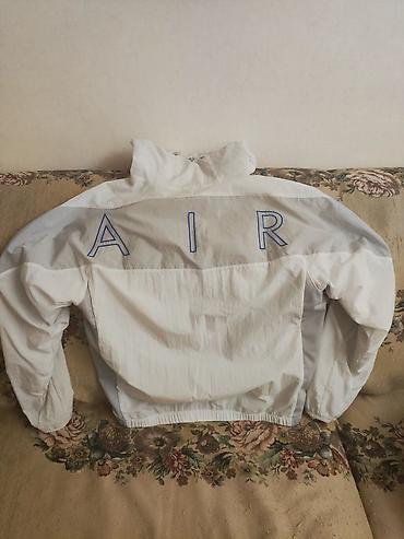 Pencəklər: Nike Air yüngül küləkkeçirməz gödəkcə - Rəng: ağ və açıq boz panellər — 2