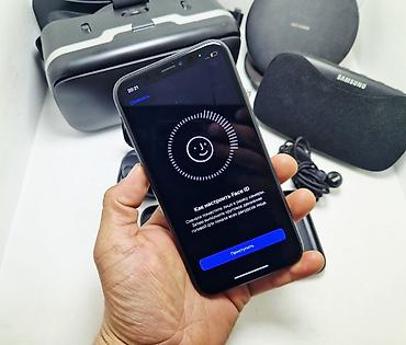 Apple iPhone: IPhone Xr, Б/у, 256 ГБ, Jet Black, Зарядное устройство, 100 % — 16