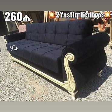 ev stullari: Qara rəngdə 3 nəfərlik divan. Yumşaq parça üzlük, kvadrat tikişli — 1