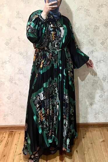 Gündəlik donlar: Hamisi çox baha alinib, her biri 1-ce defe geyinilib ve çox münasib — 15