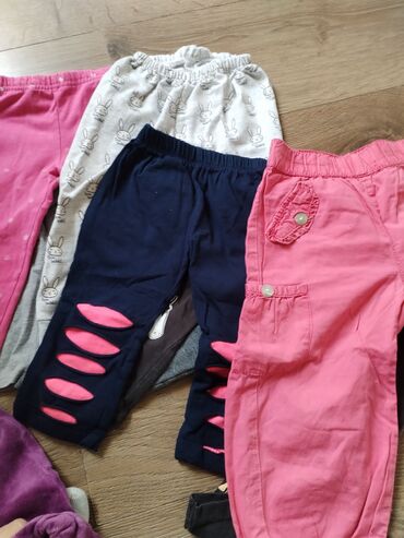 kengur nosiljka za bebe do 15kg: Paket devojcice vel 80
Sve za 100 din
