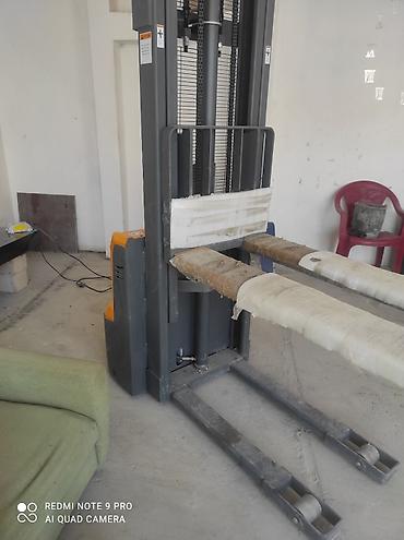 baklar və cənlər: Elektrik stacker (qablaşdırıcı qaldırıcı) - Tip: Elektriklə idarə — 3