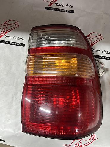 1000: Задний правый стоп-сигнал Toyota 1999 г., Б/у, Оригинал, Япония — 2