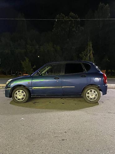 Toyota: Toyota Дуэт: 2003 г., 0.9 л, Автомат, Бензин, Хэтчбэк — 4