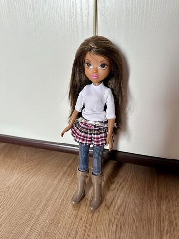 policijske igračke: Moxie lutka original, lepo ocuvana
#bratz #moxie #barbie