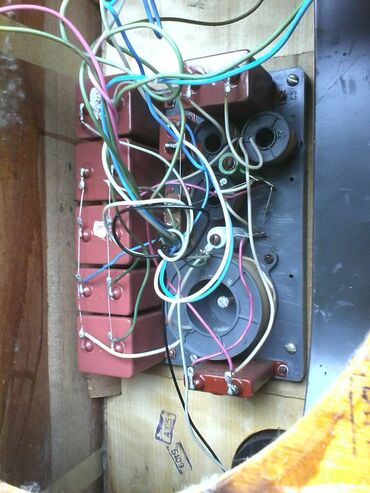 Zvučnici i stereo sistemi: Z. k. Visare za 10 inca-delovi -kutije 70x36x28cm; prazne; potrebno na lalafo.rs — 2 Zvučnici i stereo sistemi: Z. k. Visare za 10 inca-delovi -kutije 70x36x28cm; prazne; potrebno — 2