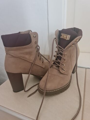 nike waterproof patike: Ankle boots, 38