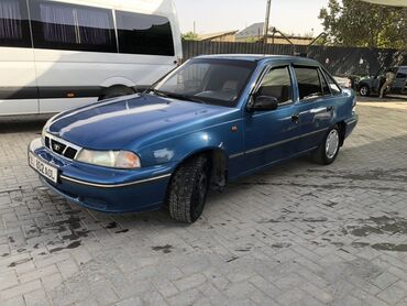 капот нексии: Daewoo Nexia седан, синий металлик. Основные характеристики: - Кузов
