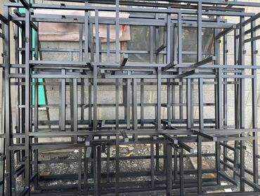 новый матрас: Каркас для полуторной кровати, Материал каркаса: Железо, Новый, Длина: 2000 см, Ширина: 1600 см