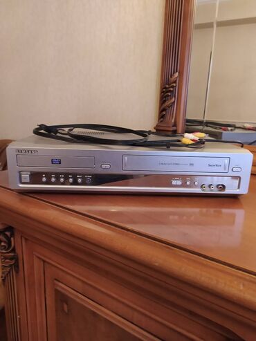 İdeal vəziyyətdə Samsung DVD player və video kaset aparatı satıram