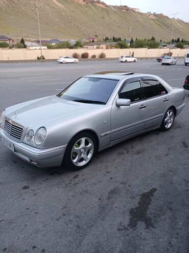 Mercedes-Benz: Mercedes-Benz E-Class: 2 l | 1998 il Sedan — 4