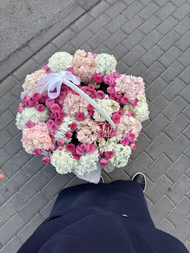 карзина себет: Пышная цветочная композиция в белой плетёной корзине. Состав: -