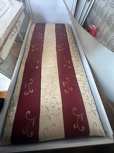 Tək təfərlik döşək təzə salınıb