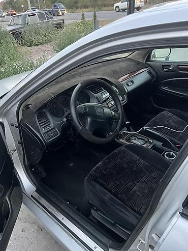 honda inside: Honda Accord: 2000 г., 2 л, Автомат, Газ, Хэтчбэк — 5
