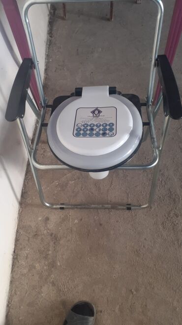 Xəstələr üçün unitazlar: Xeste ucun karsok karsok qolsuz arxali acilib yiqilan karsok qollu — 15