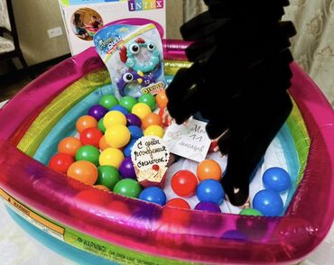 бассейн для семьи: Продаю сухой бассейн с шариками покупали за 1800 отдам за 999с все
