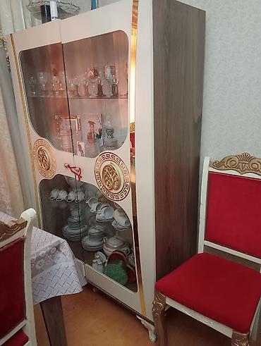 seyif qapi: Zövqlü vitrin şkafı – qonaq otağı üçün - Material: MDF/LDSP — 1